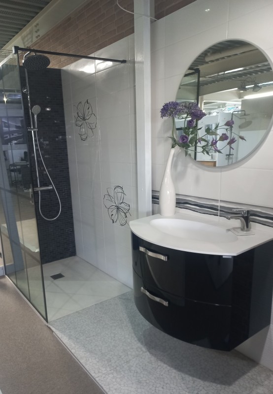 Salle de bain avec douche à l'italienne sur mesure Montpellier proche Sète