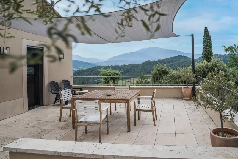 travertin naturel beige à Saint Jean de Vedas près de Montpellier