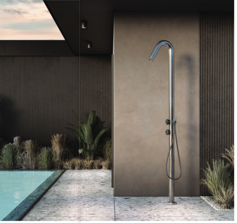 COLONNE DE DOUCHE POUR EXTÉRIEUR PRÈS DE BAILLARGUES