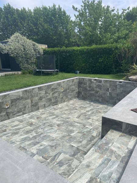 PISCINE ET MARGELLES SUR MESURE