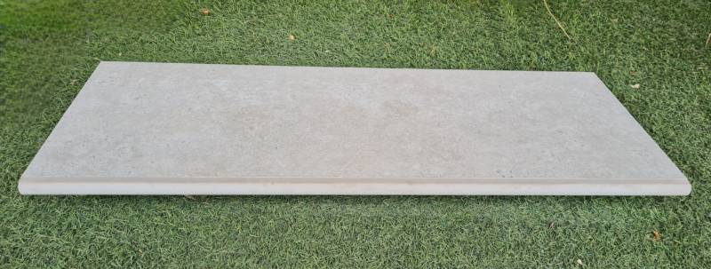 REALISER LE CONTOUR DE VOTRE PISCINE AVEC DES MARGELLES SUR MESURE