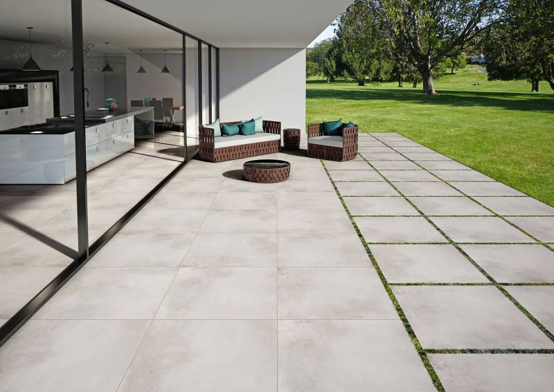 carrelage extérieur gris, à Pérols près de Montpellier
