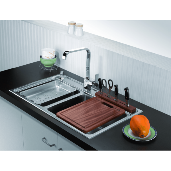 EVIER ROBINETTERIE LATTES